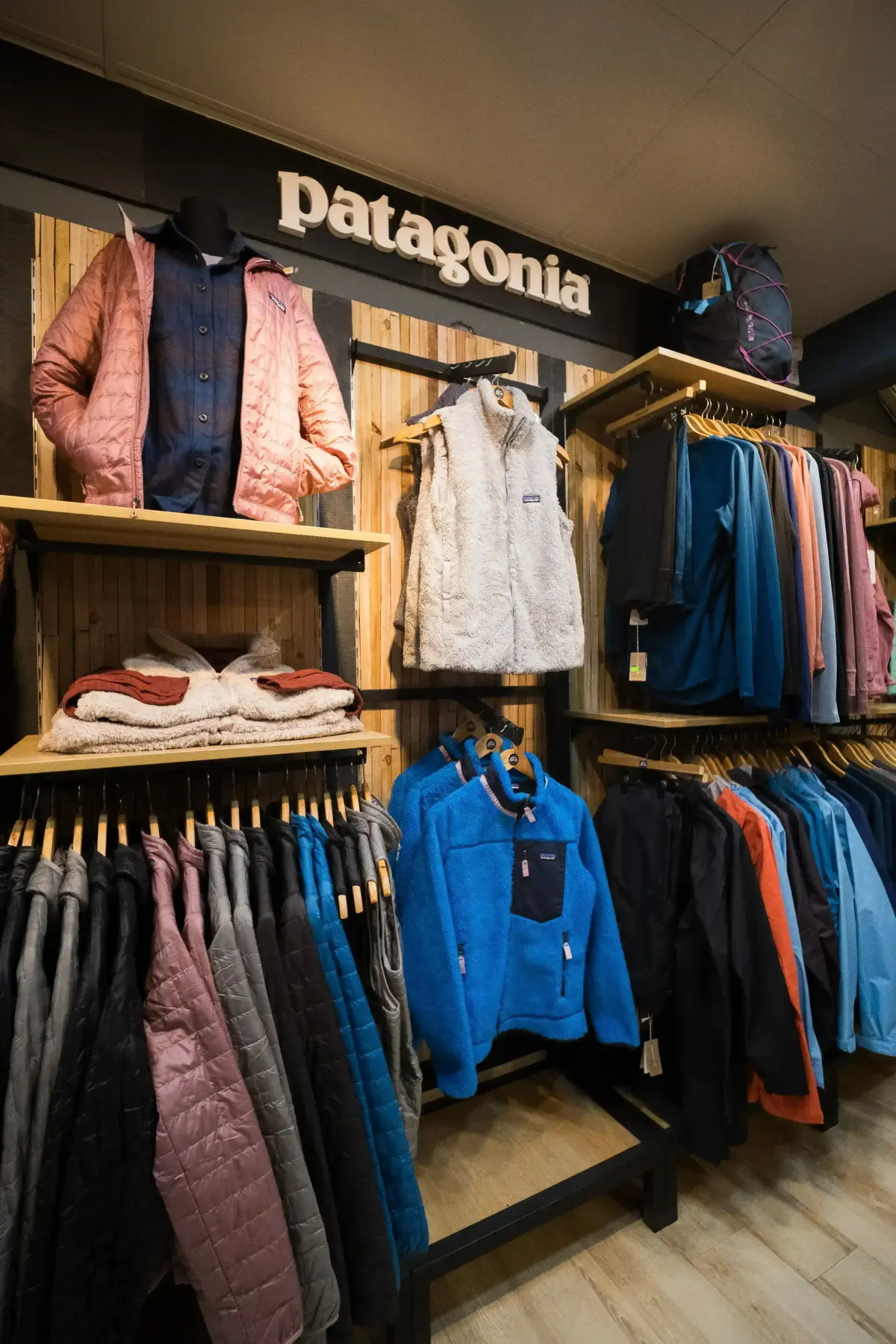 Campera roja Gore-Tex en exhibición